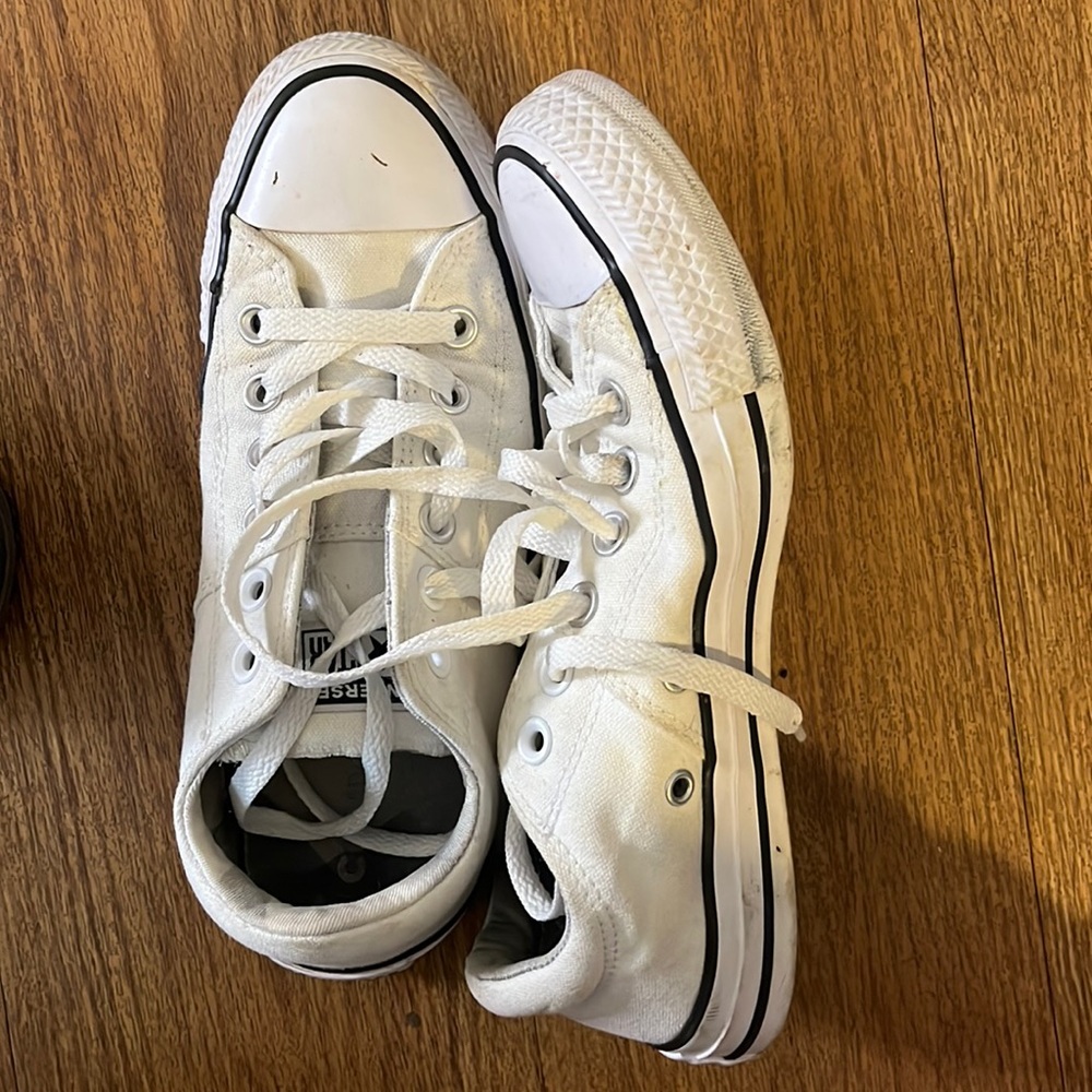 Converse size 7